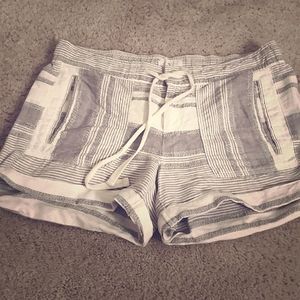 Vacation Season 🩳 Short sale🩳 Lou & Grey Linen Striped Shorts